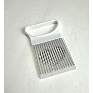 White Plastic Handle Stainless Steel Onion Slicer with Heart Case